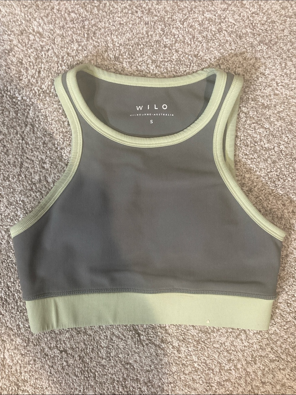 Wilo High Neck sports bra